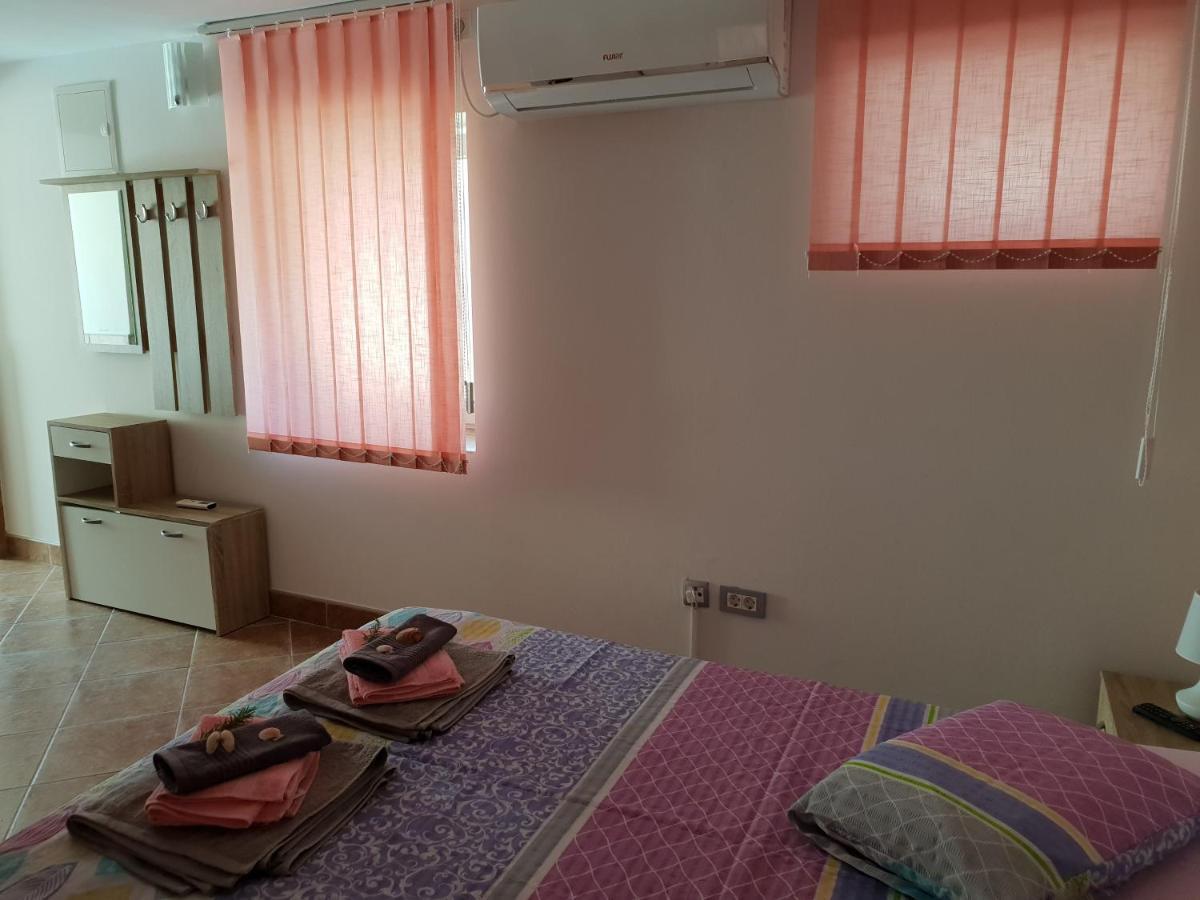 Room Erika Cres Bagian luar foto